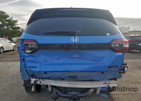 2025 Honda Pilot Trailsport z USA, uszkodzony, nr VIN 5FNYG1H61SB037995